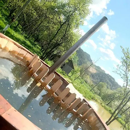 In Guest - Idylic Family Sejour With Hottube In Land Tarina